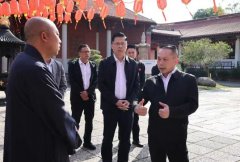 带领一行细致扣问了场合担任人关于春节期间平